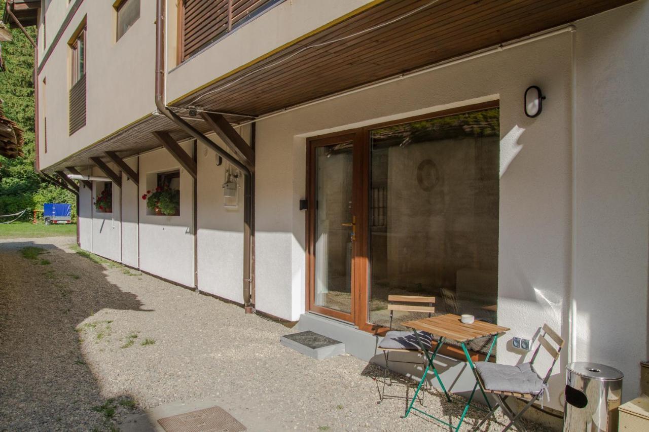 Hat Old Town Designer Apartments Brassó Kültér fotó